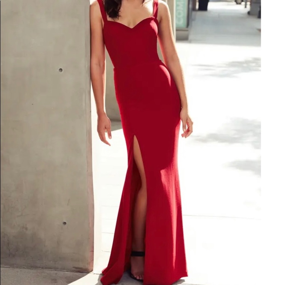 Gorgeous evening gown! Estella Crepe Trumpet Gown
DRESS THE POPULATION